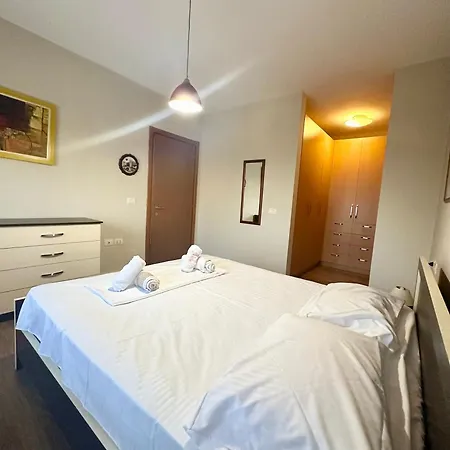 Kk Air Albania-centrally Located *