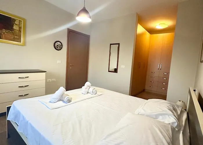 Kk Air Albania-centrally Located *