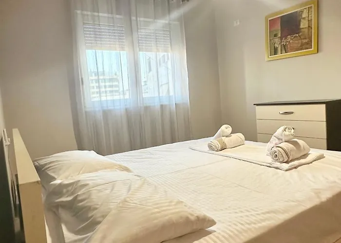 Kk Air Albania-centrally Located Apartment